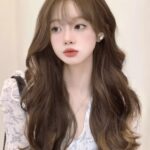 Brownish wig